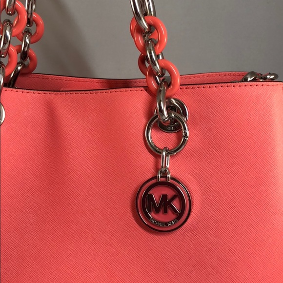 Beautiful authentic EUC MICHAEL Kors purse - Picture 2 of 8